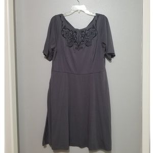 Eshakti grey dress w/ black embroidery - pockets!
